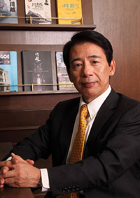 NPO法人 英語の通じる街実行委員会 理事長 谷島　賢