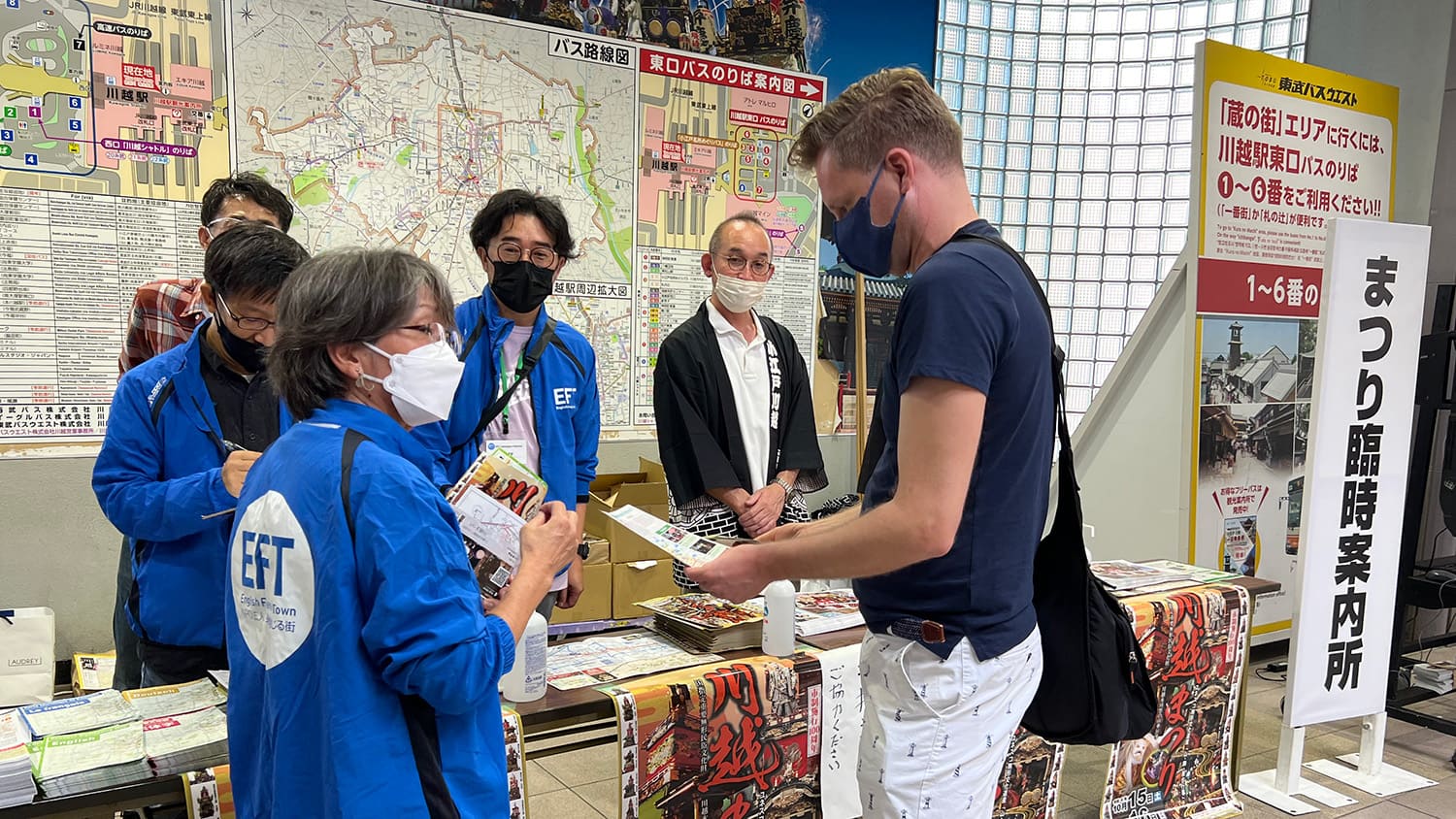 川越まつり　臨時観光案内所での英語観光ボランティア